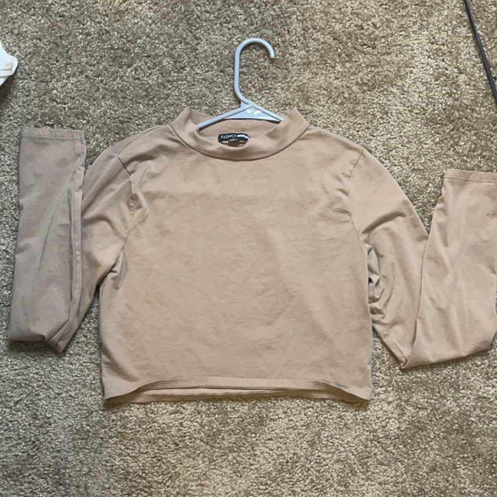 Long sleeve crop top